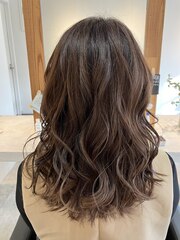 大人ナチュラルウェーブヘアー