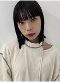 ワイドバングな黒髪ボブ