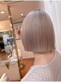 ミルクティーベージュ/ブロンド/ケアブリーチ/ぱつボブ/下通