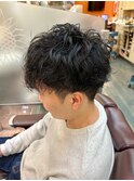 20代30代ビジネススパイラルパーマツーブロックマッシュ爽やか