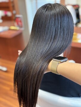 指通りに感動！髪質改善ストレートで叶える圧倒的艶感