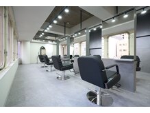 ワンズオゼ 渋谷(ONE's oze)の雰囲気（シンプルで個性が際立つモードな空間で落ち着いたひとときを●）