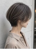 イメチェンホワイトブロンド外ハネボブ美髪ワイドバング