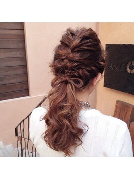 アーシュ(h[a:∫]) ヘアアレンジ