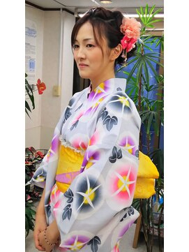 ゆかた着付けとヘアセット￥３９００