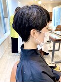癖毛を生かしたベリーショート