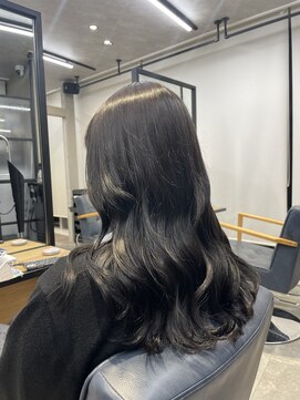 ネウィ 梅田(newi) 透明感ダークカラー＋韓国巻きスタイル