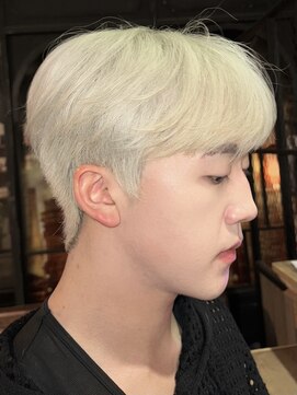 ノラ ヘアーサロン(NORA HAIR SALON) 韓国シースルーマッシュホワイトブロンド韓国マッシュ