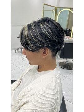 六本木美容室 白金店 センターパート毛流れニュアンスパーマブリーチハイライト