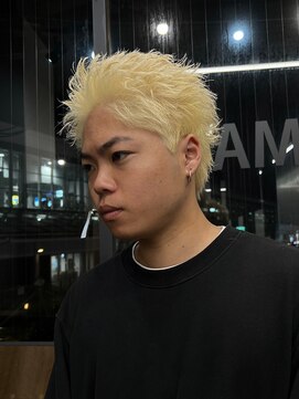エルマーク 心斎橋(L-MARK) アップバングツーブロックダブルカラーブリーチメッシュ