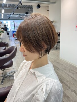 コワファーストナガサキシャンプーボーイ(COIFF1RST NAGASAKI SHAMPOO BOY) 大人ショートボブ丸みショートカットマッシュショート前髪あり