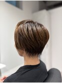 白髪ぼかしハイライトを活かしたコンパクトショート【船橋】