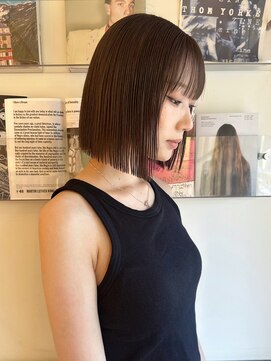 ムジーク(Musiiik) ケアカラー/ボブ/切りっぱなしボブ/暗髪/グレージュカラー/20代