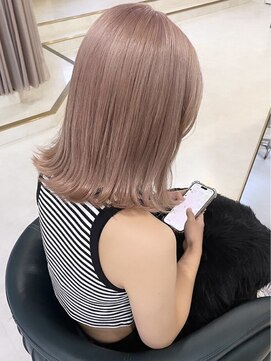 ラヴィ(Lavie) 暗髪韓国ヘアーハッシュカットレイヤーカットハイライトカラー