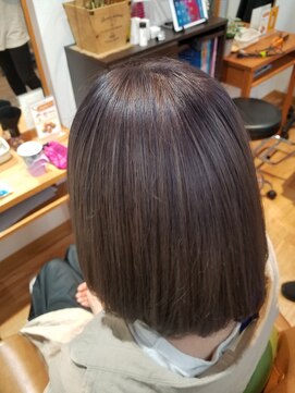 ヘアーアンドスパ アウローラ(AURORA) 切りっぱなしボブ