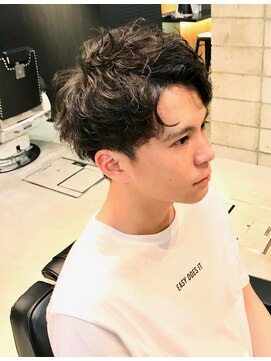 フランクスバーバー アンド ビアークラブ(FRANK'S BARBER and BEER CLUB) くせ毛風パーマフェザーマッシュショートレイヤーコンマヘア