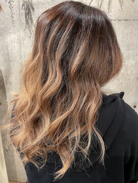 アイズム(I’sm) ベージュグラデーション