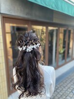 リックヘアー(Ric Hair) イヤリングからーとハーフアップ