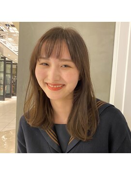 イミ(imi) グレージュカラー/韓国風レイヤー/小顔カット/韓国風パーマ