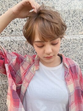 マルツ 銀座(maltu) 大人かわいい美髪ネビージュマグネットカラー艶髪小顔ショート
