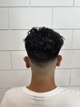 イッヒ 茅ヶ崎(IHHI) フェードパーマ