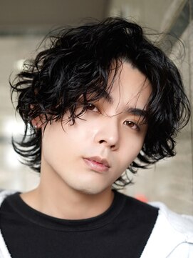 ライラ(Lyla) 色気 無造作 ミレニアムウェービーミディ