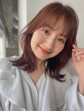 バイオレット ナゴヤ(Violet Nagoya) ミディアムレイヤーミディレイヤー小顔外ハネナチュラルブラウン