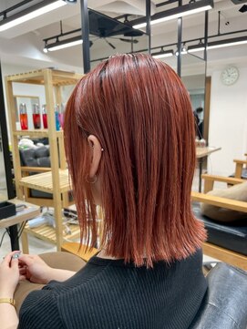 クラン(Chlan) アプリコットオレンジカラー×くびれ外ハネスタイル