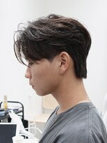 カルム(kalm)&nbsp;毛流れセンターパートニュアンスパーマカルマヘアメンズパーマ