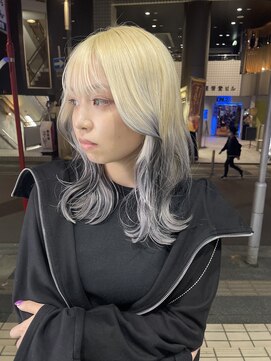 シー(shii..) 《shii..船水》#ホワイトシルバー#ブロンドヘア