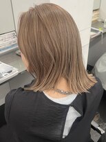 シベルバレー 横浜(sibell) 20代30代切りっぱなしボブタッセルボブ顔周りレイヤーオリーブ
