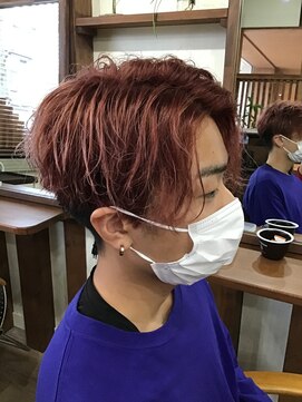 ヘアー ルッカ(hair Rukka) 前下がりセンターパート