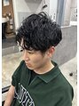 シラス(SiLasu) メンズアップバングショート×ツイストスパイラルパーマ