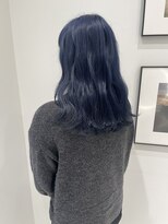 ハイブ 金沢(Hive)&nbsp;ハイトーンブリーチネイビーブルー美肌カラー髪質改善