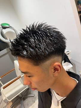 エヌアンドエー 草加店(N&A) メンズカット#6 スキンフェード×黒髪アップバング/スーツ短髪