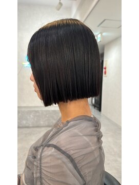 ニィ(2iee.) 【縮毛矯正◎】ヘイリーボブ