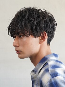 レタッチバイフィフス(RETOUCH by fifth) センターパートウルフカットシャドウパーマニュアンスパーマ