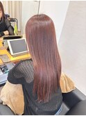 目をひく艶ピンクヘア