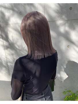 ユーフォリア 青山(Euphoria) 外ハネミディ 韓国風ヘア 顔周りカット まろやかカラー