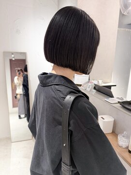 ラミエ バイ メルト 吉祥寺(lamie by melt) "久保田"切りっぱなしぷつっとボブグレーベージュ透明感カラー