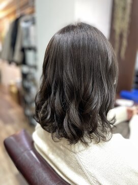 ルアン(Luan) アディクシーカラー×エメラルドベージュ