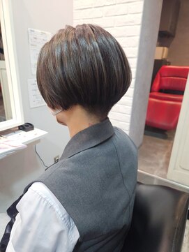 ヘア ケア ディエイチケー(HAIR CARE DHK) 白髪ぼかしハイライト刈り上げショートボブ