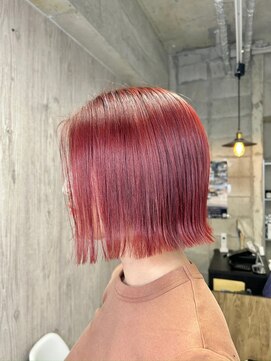 ジゼル 中津大分(GiseL) チェリーレッド　ピンクカラーブリーチカラー切りっぱなしボブ