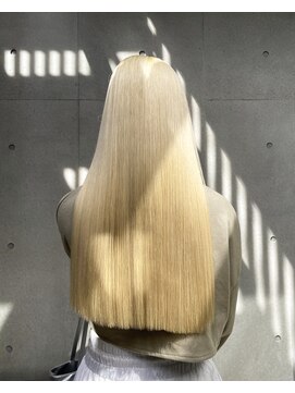 ヴァーディ オモテサンドウ(Vardy omotesando) blonde/抜きっぱなし 金髪 ブロンド