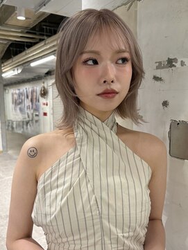 ロジ(loji) ホワイトベージュ×ボブレイヤー