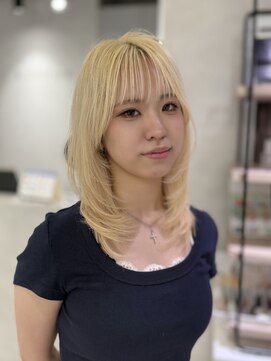 キートス(Kiitos) ☆大阪梅田20代30代40代　ハイトーンレイヤーカット