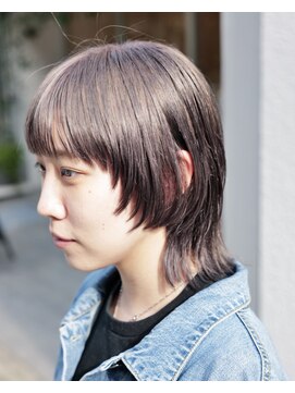 ヤイカ(YAYKA) 顔周りが可愛いウルフヘア