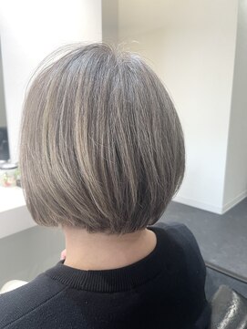 白髪ぼかしハイライト/グレージュ/ボブ