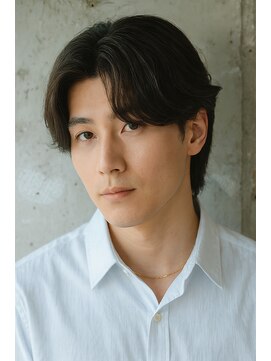 色気たっぷりナチュラル毛流れヘア