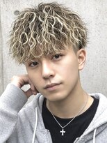 ヘッドストック 大和八木店(HEAD STOCK)&nbsp;縦落ちソフトツイストメッシュ刈り上げアップバングニュアンス
